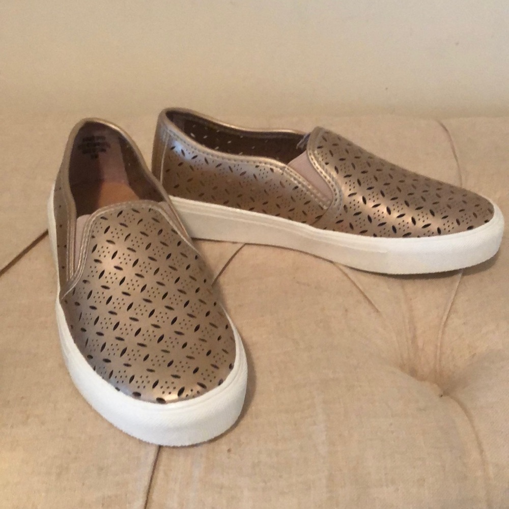 Loft perforated loafers slipon sneakers good Sz 5